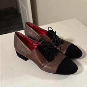 Pas de Rouge Women's Metallic Brown and Black Lace-Up Shoes / Size 6.5 / NWOT